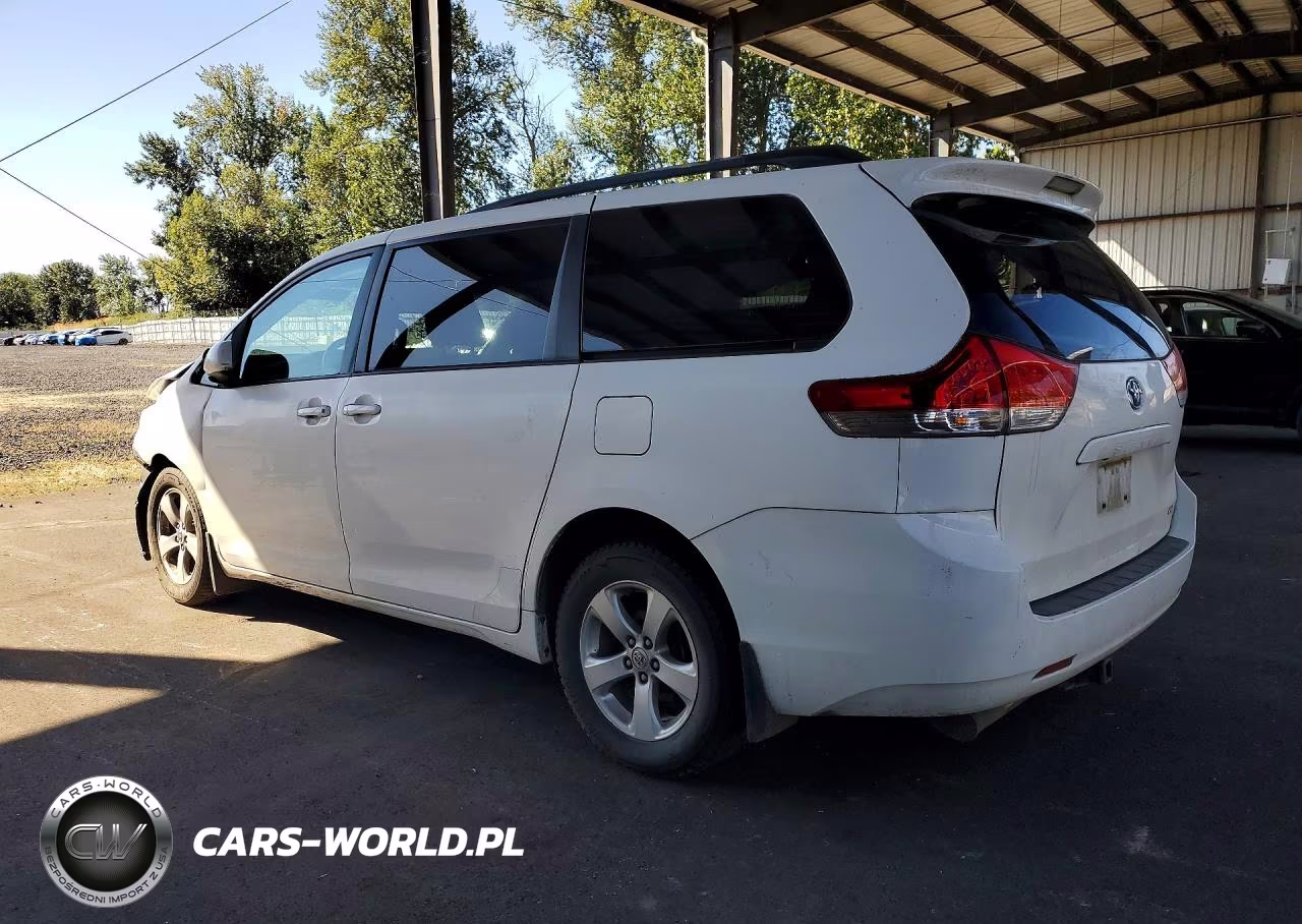 2011 Toyota Sienna Le VIN:5TDKK3DC4BS067158 - 2
