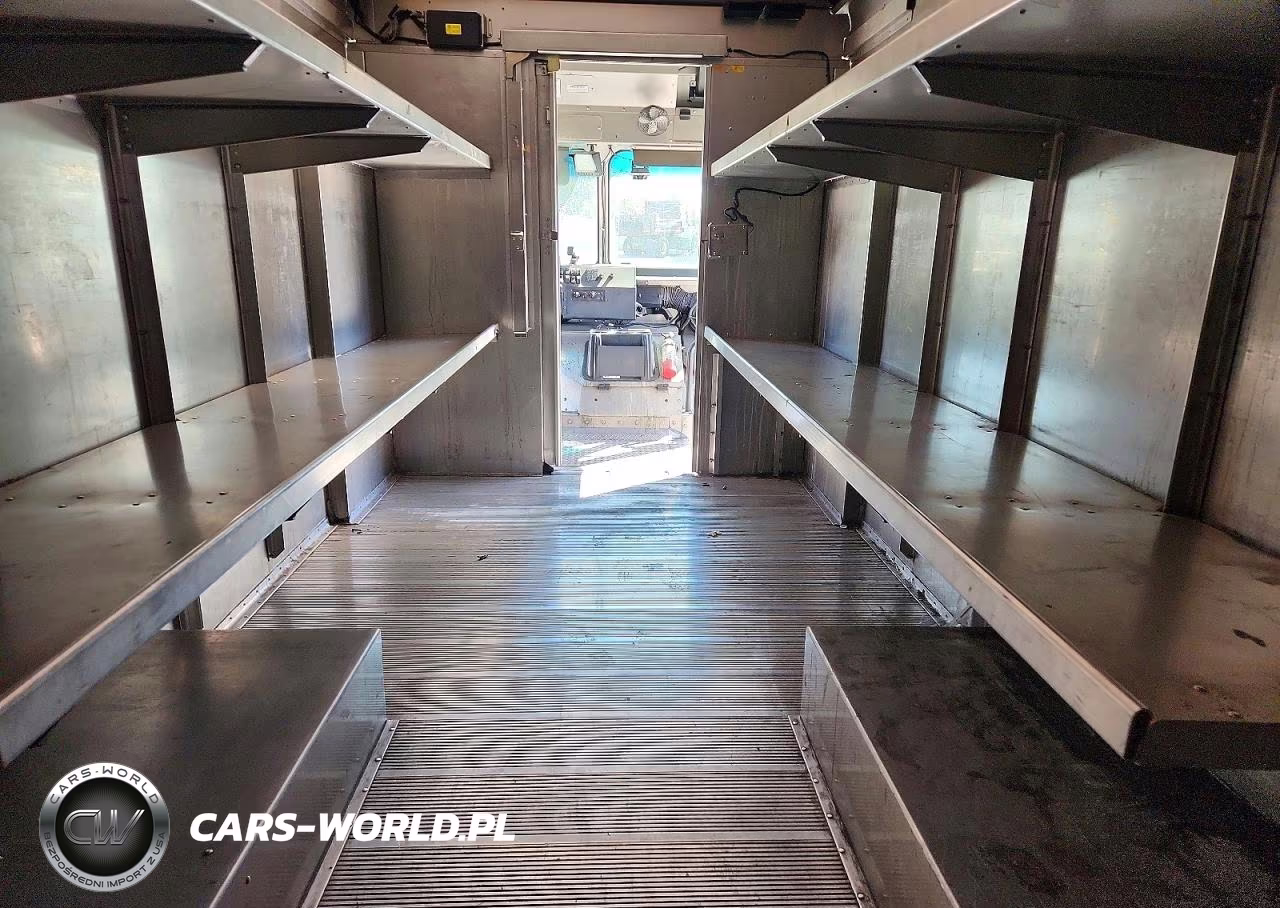 2020 Freightliner Chassis M Line Walk-In Van VIN:4UZAC2EA2LCLZ7007 - 10