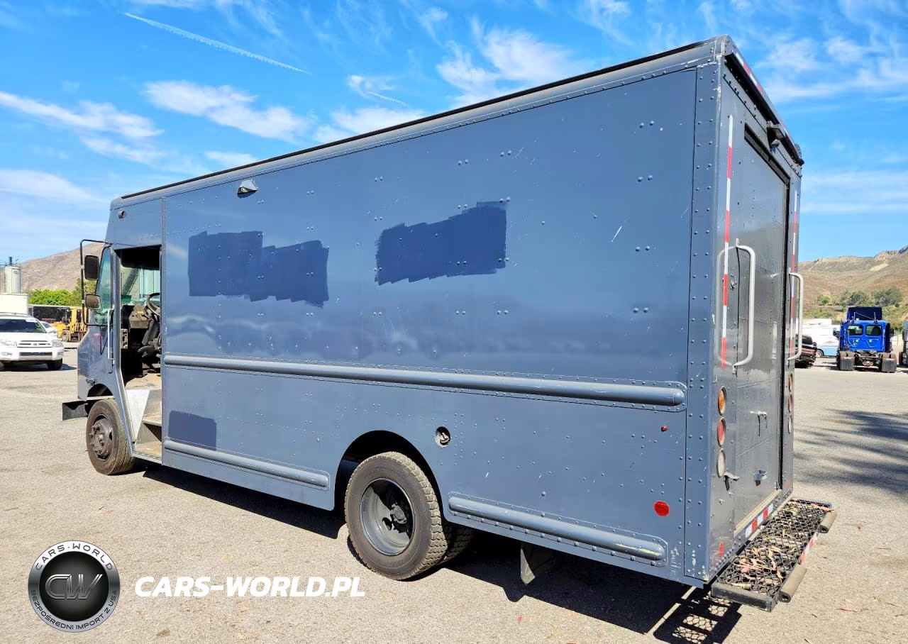 2020 Freightliner Chassis M Line Walk-In Van VIN:4UZAC2EA2LCLZ7007 - 2