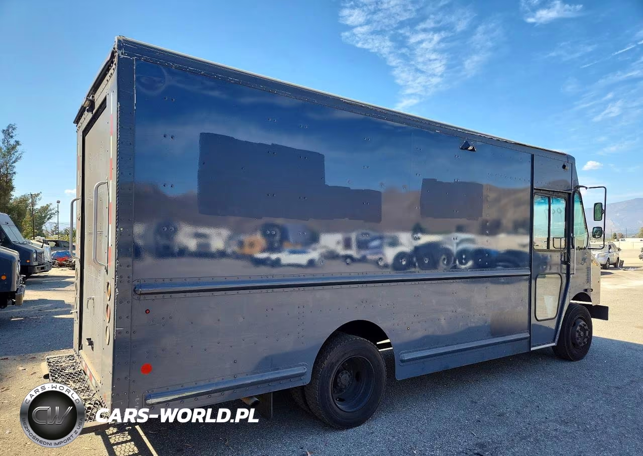 2020 Freightliner Chassis M Line Walk-In Van VIN:4UZAC2EA2LCLZ7007 - 3