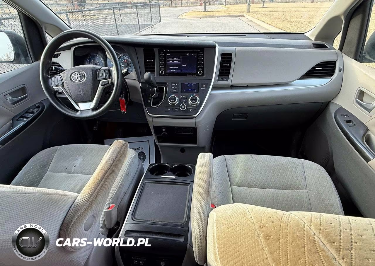 2018 Toyota Sienna Le 8-Passenger VIN:5TDKZ3DC1JS925096 - 9