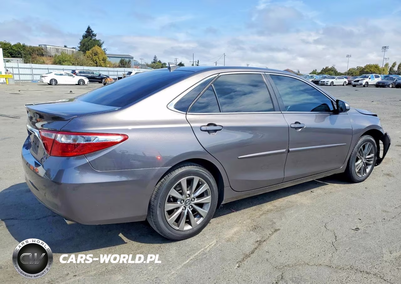 2017 Toyota Camry Xle VIN:4T1BF1FK2HU621178 - 3