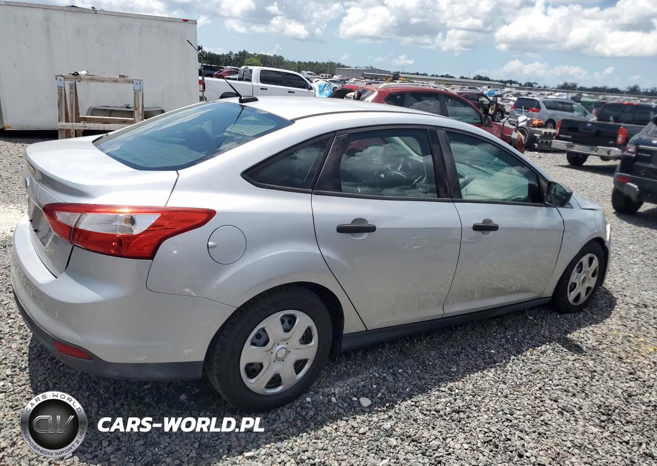 2012 Ford Focus S VIN:1FAHP3E26CL214073 - 3