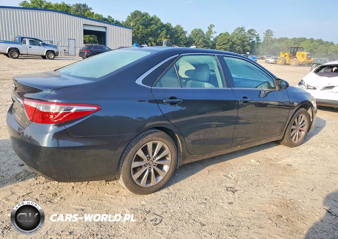 2017 Toyota Camry Xle VIN:4T1BF1FK6HU315942 - 3