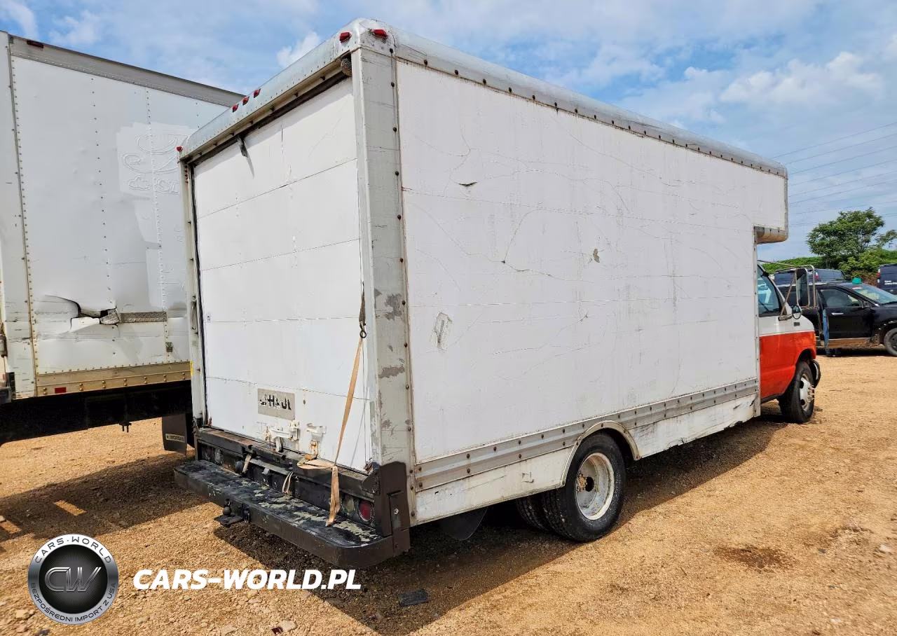 2009 Ford Econoline E450 Super Duty Cutaway Van VIN:1FDKE37M7RHB05052 - 3