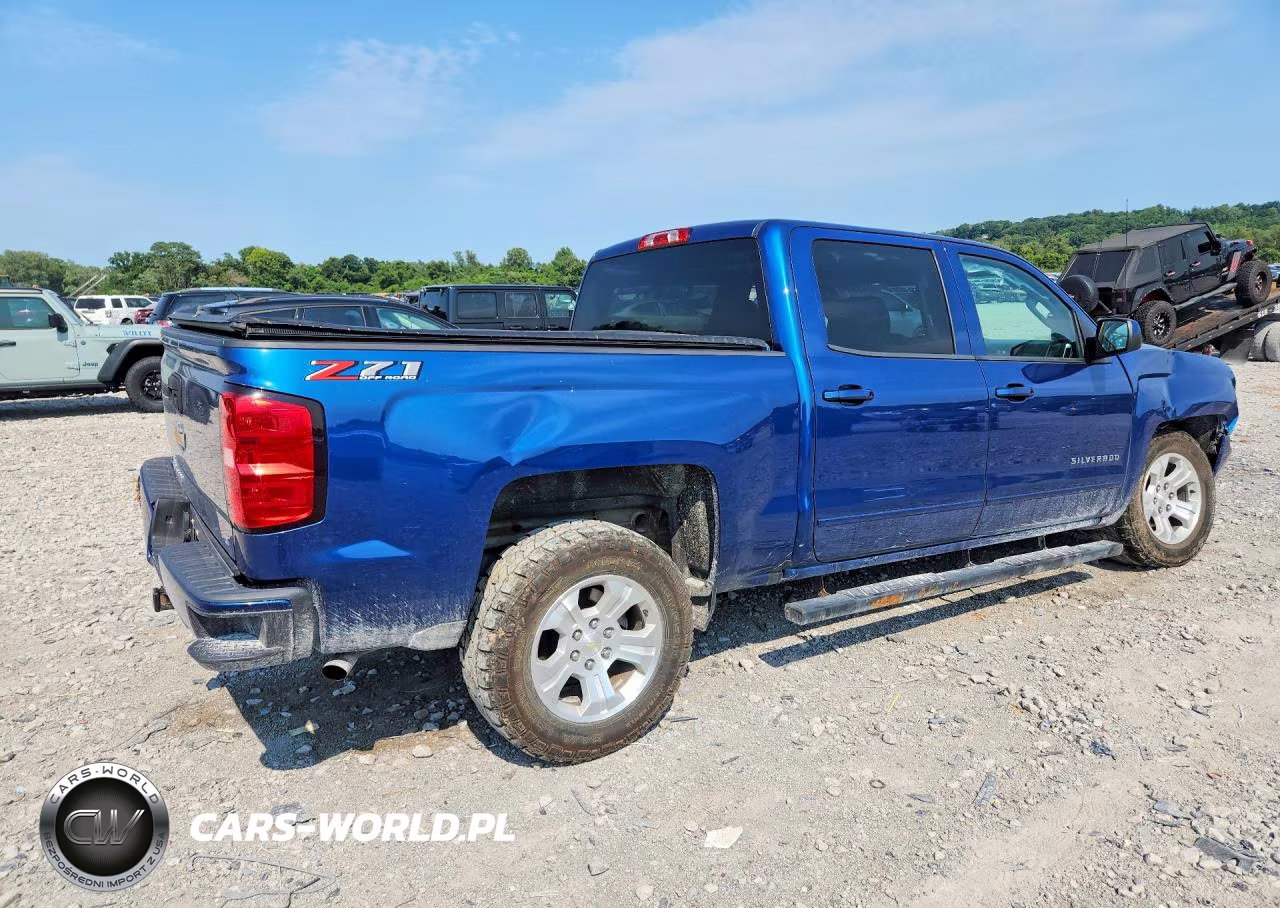2018 Chevrolet Silverado K1500 Lt VIN:3GCUKREC2JG535475 - 3
