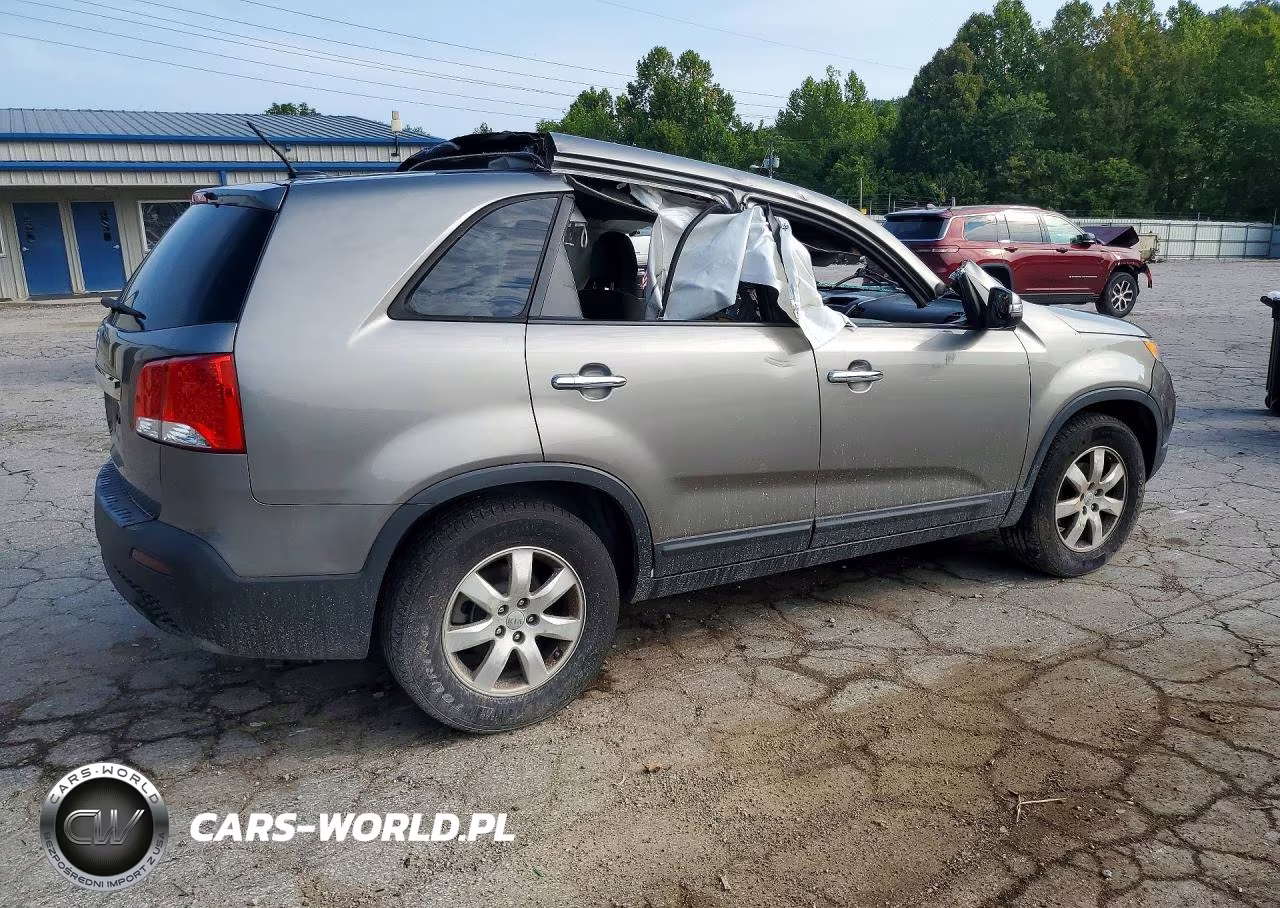 2012 Kia Sorento Lx VIN:5XYKT3A17CG303851 - 3