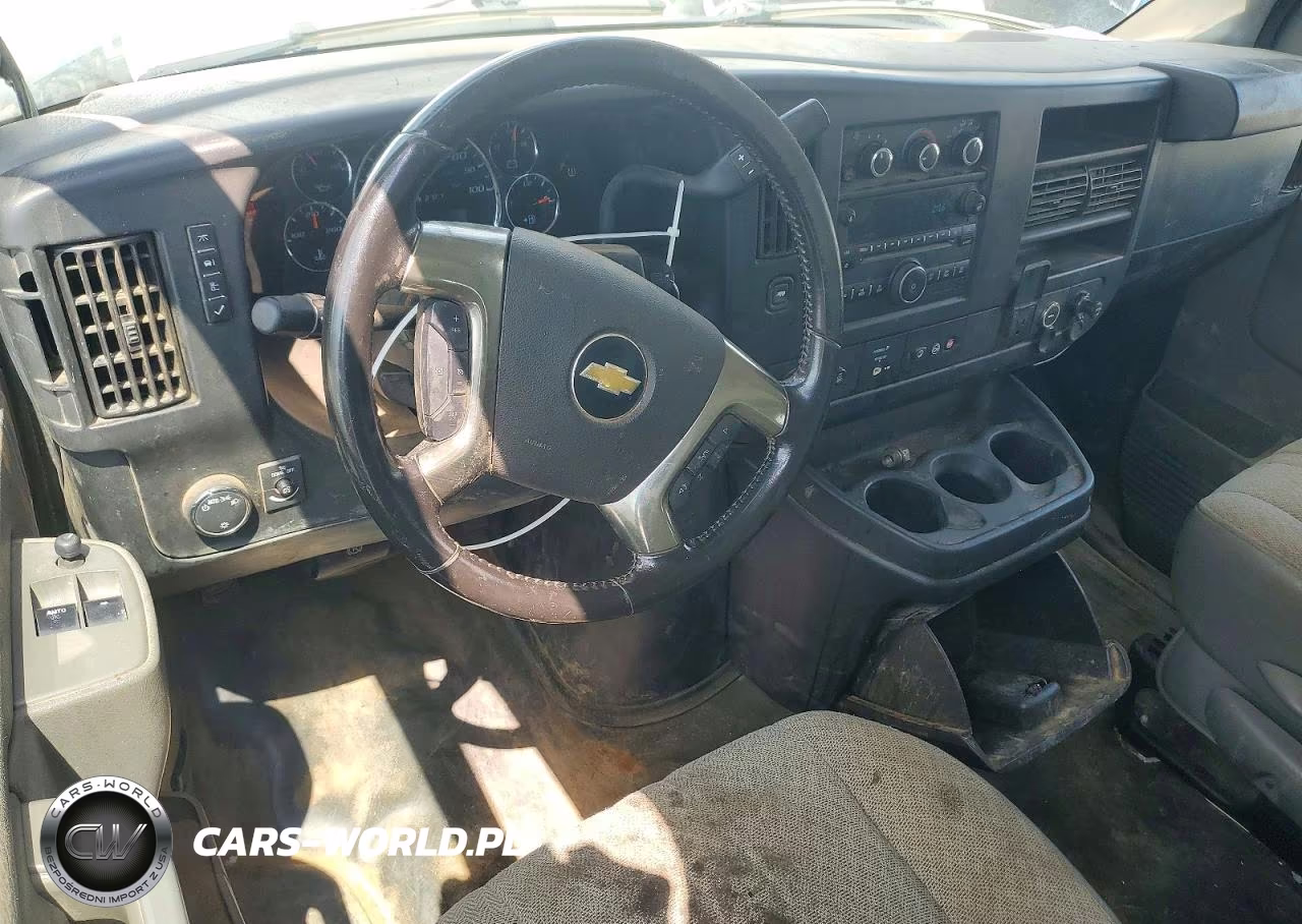 2019 Chevrolet Express G2500 Delivery Van VIN:1GCWGAFGXK1306457 - 8
