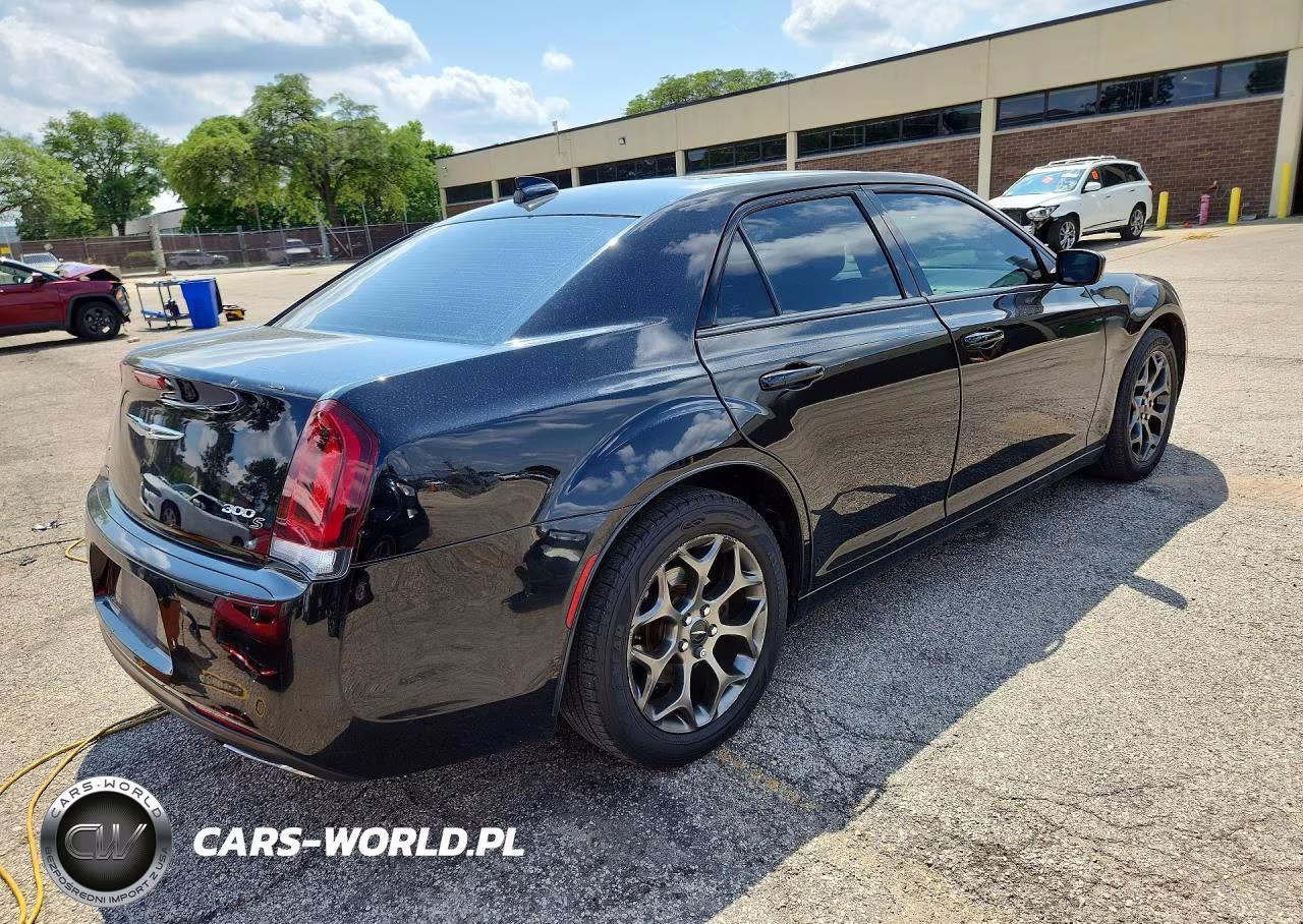 2016 Chrysler 300 S VIN:2C3CCAGG0GH248823 - 3