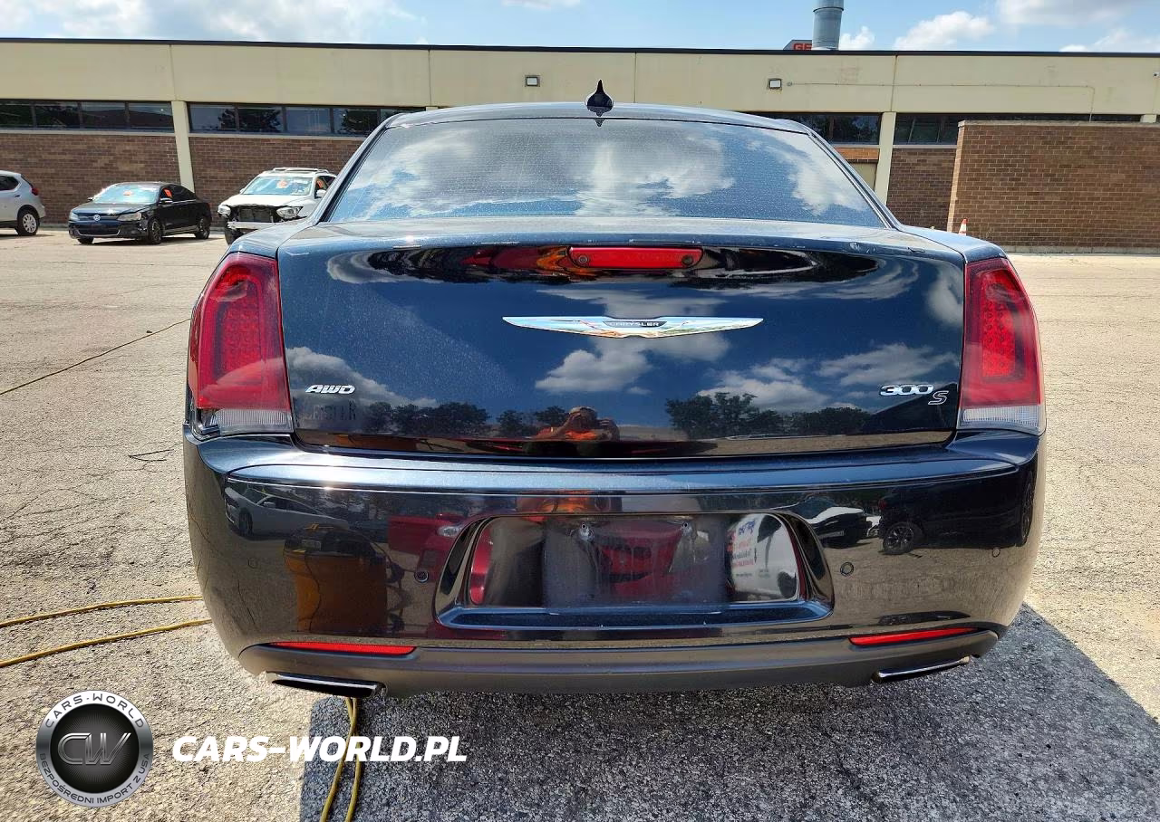 2016 Chrysler 300 S VIN:2C3CCAGG0GH248823 - 6