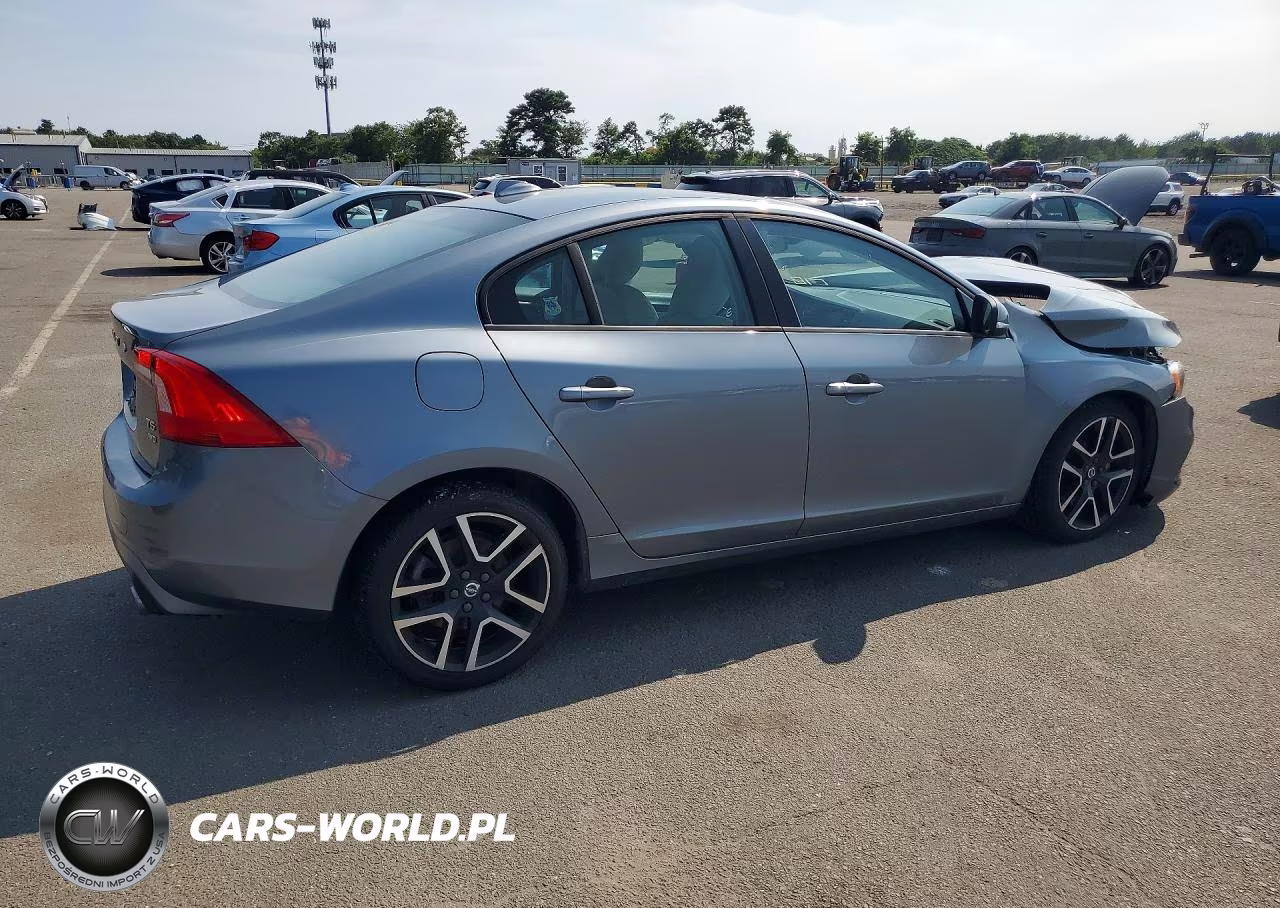2018 Volvo S60 Dynamic VIN:YV140MTL0J2462475 - 3