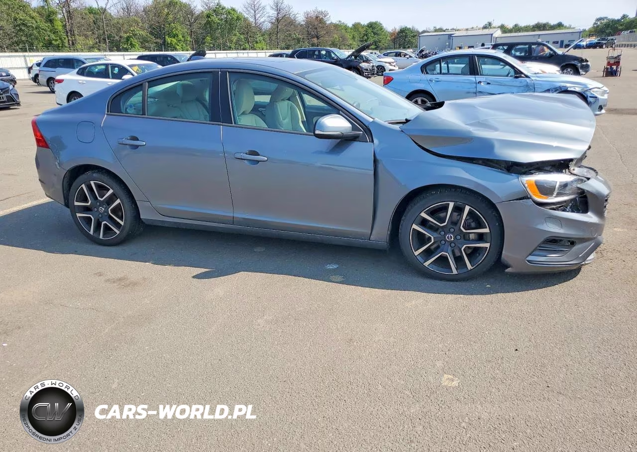 2018 Volvo S60 Dynamic VIN:YV140MTL0J2462475 - 4