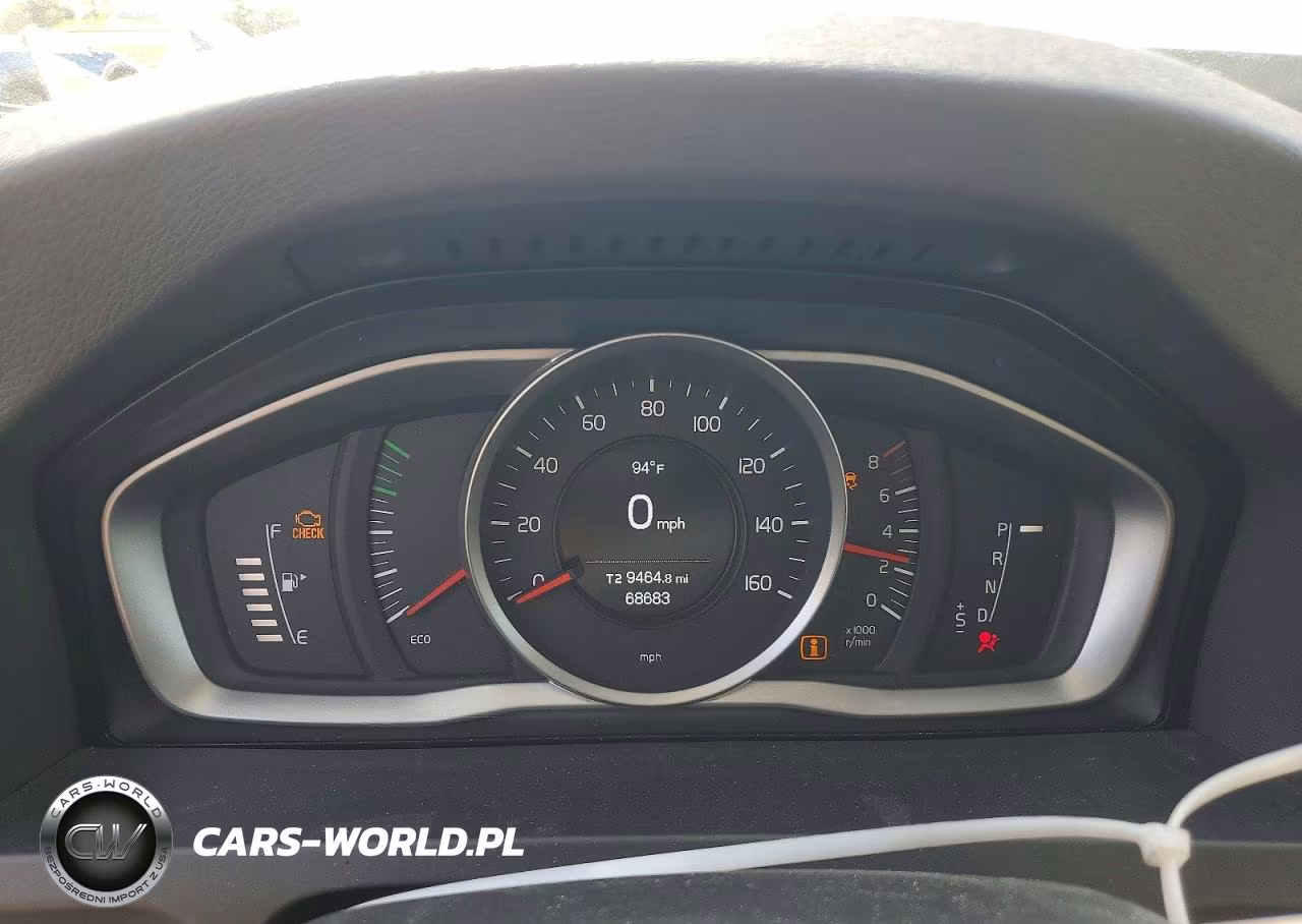2018 Volvo S60 Dynamic VIN:YV140MTL0J2462475 - 9