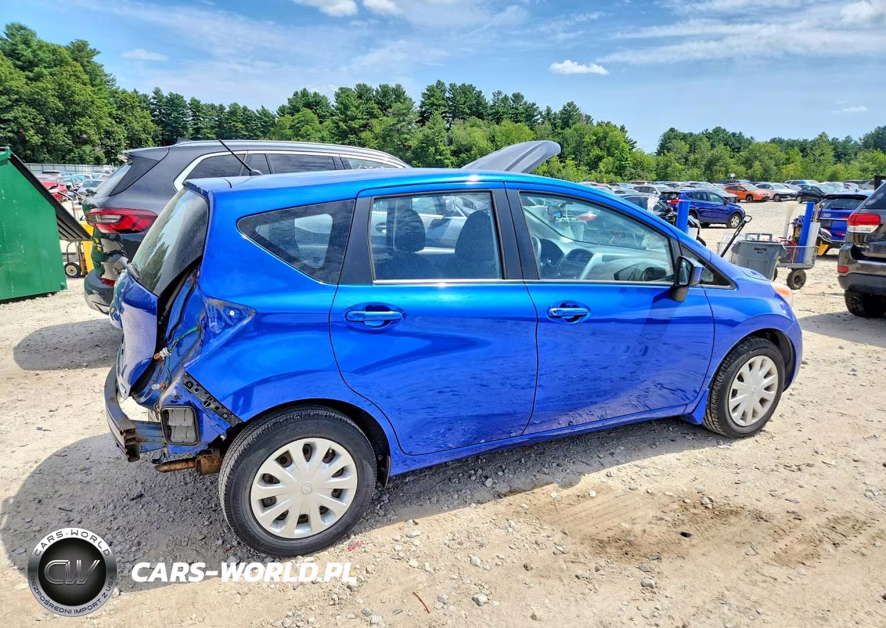 2016 Nissan Versa Note S Plus VIN:3N1CE2CP4GL366126 - 3