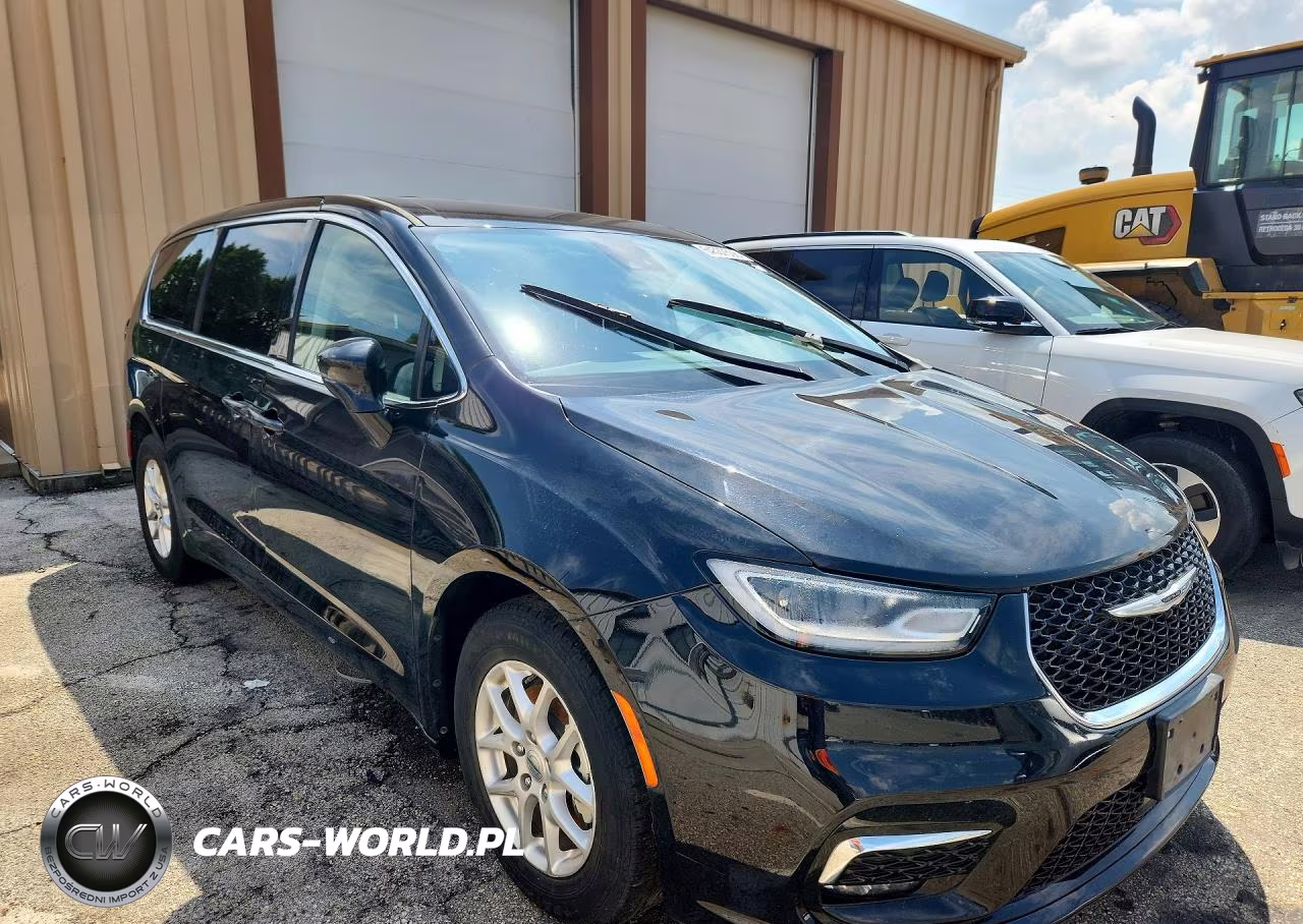 2024 Chrysler Pacifica Touring L VIN:2C4RC1BG5RR136674 - 4