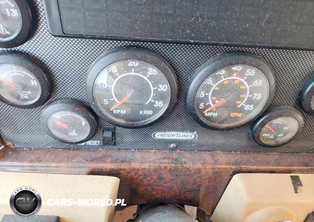 2000 Fleetwood Discovery Rv VIN:4UZ6XFBA2YCG67224 - 8