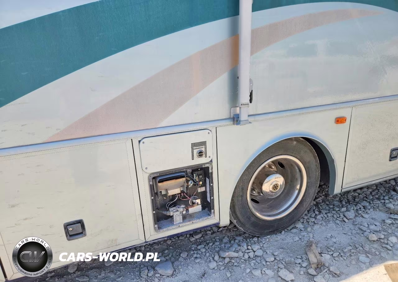 2000 Fleetwood Discovery Rv VIN:4UZ6XFBA2YCG67224 - 9
