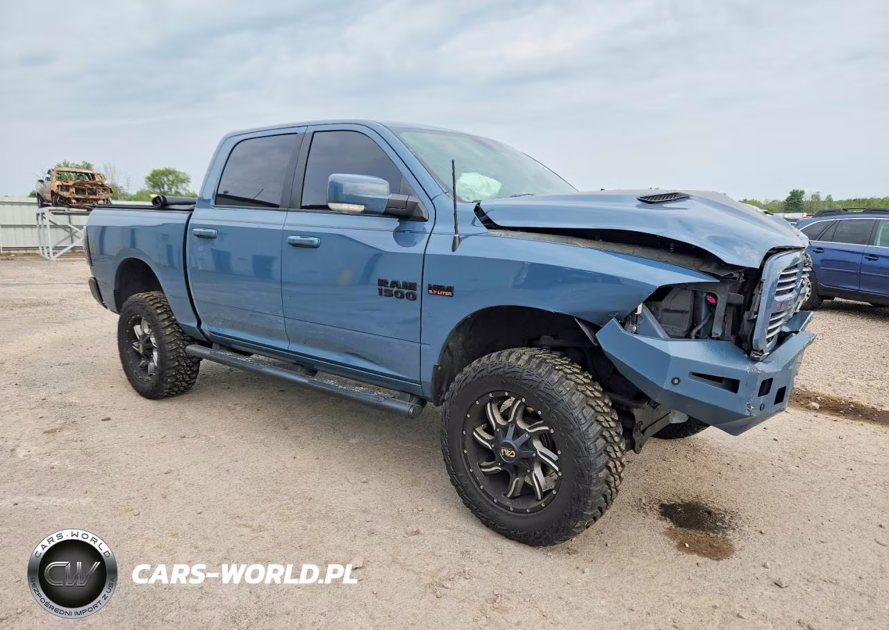 2015 Ram 1500 Sport VIN:1C6RR7MT5FS781791 - 4