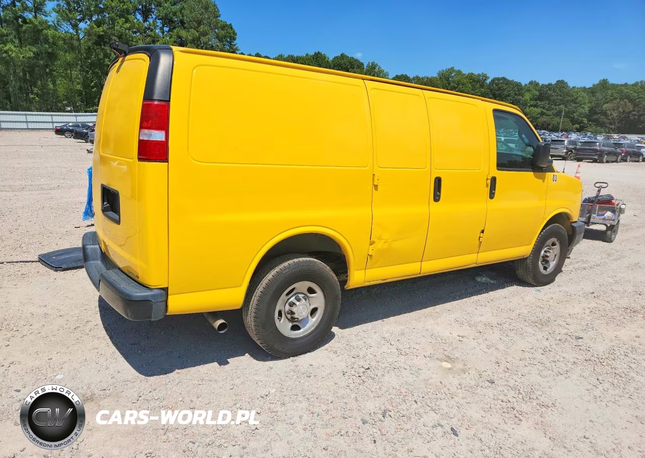 2019 Chevrolet Express G2500 VIN:1GCWGAFP0K1337829 - 3