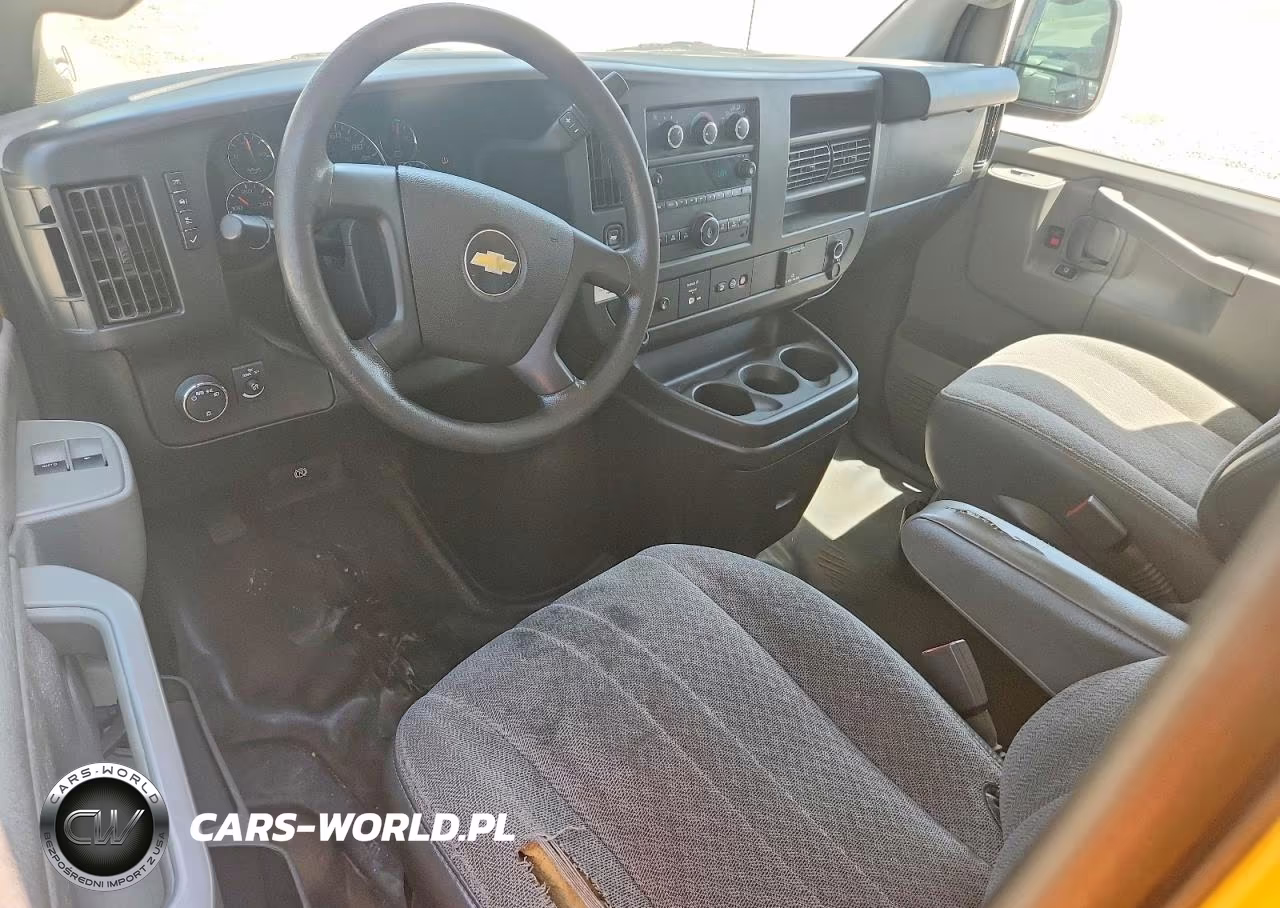 2019 Chevrolet Express G2500 VIN:1GCWGAFP0K1337829 - 8