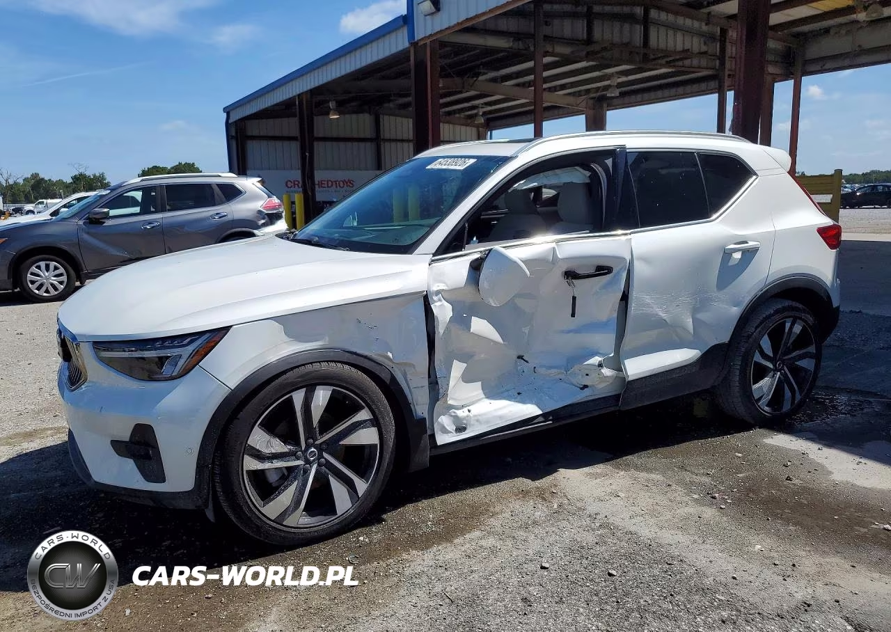 2025 Volvo Xc40 Plus – zdjęcie 1 z 13