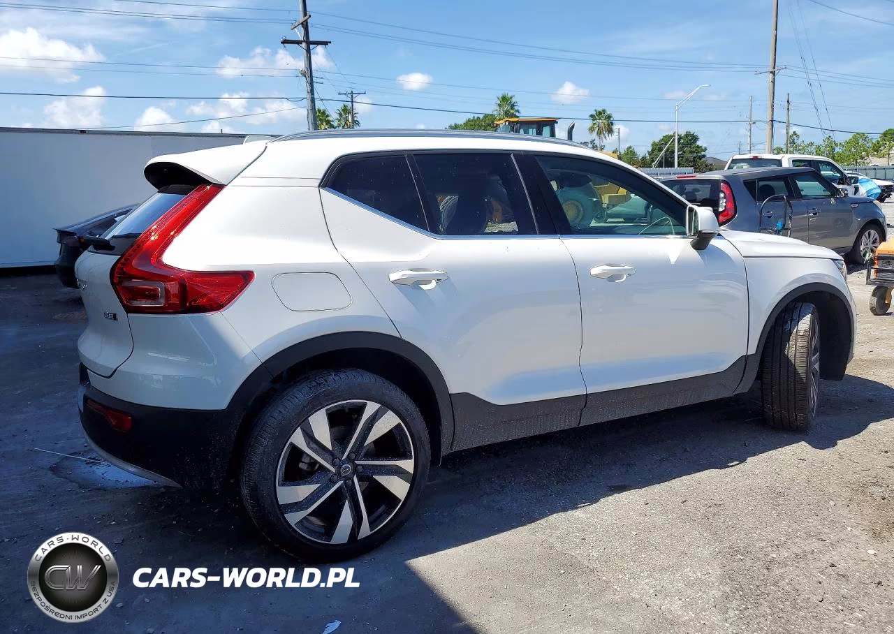 2025 Volvo Xc40 Plus VIN:YV4L12UEXS2556624 - 3