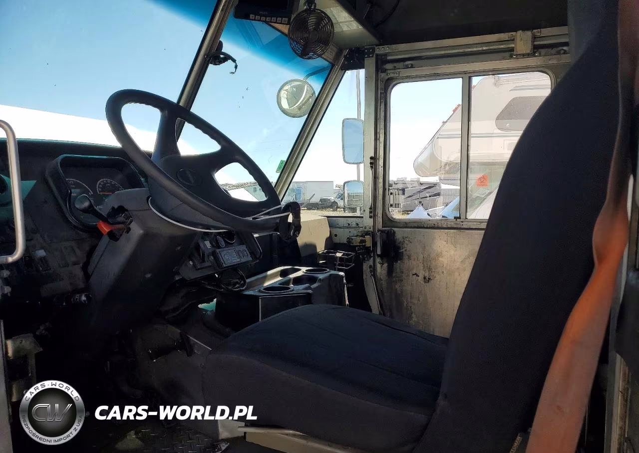 2015 Freightliner Mt45G Chassis Delivery Truck VIN:4UZAAPDU1FCGJ1006 - 7