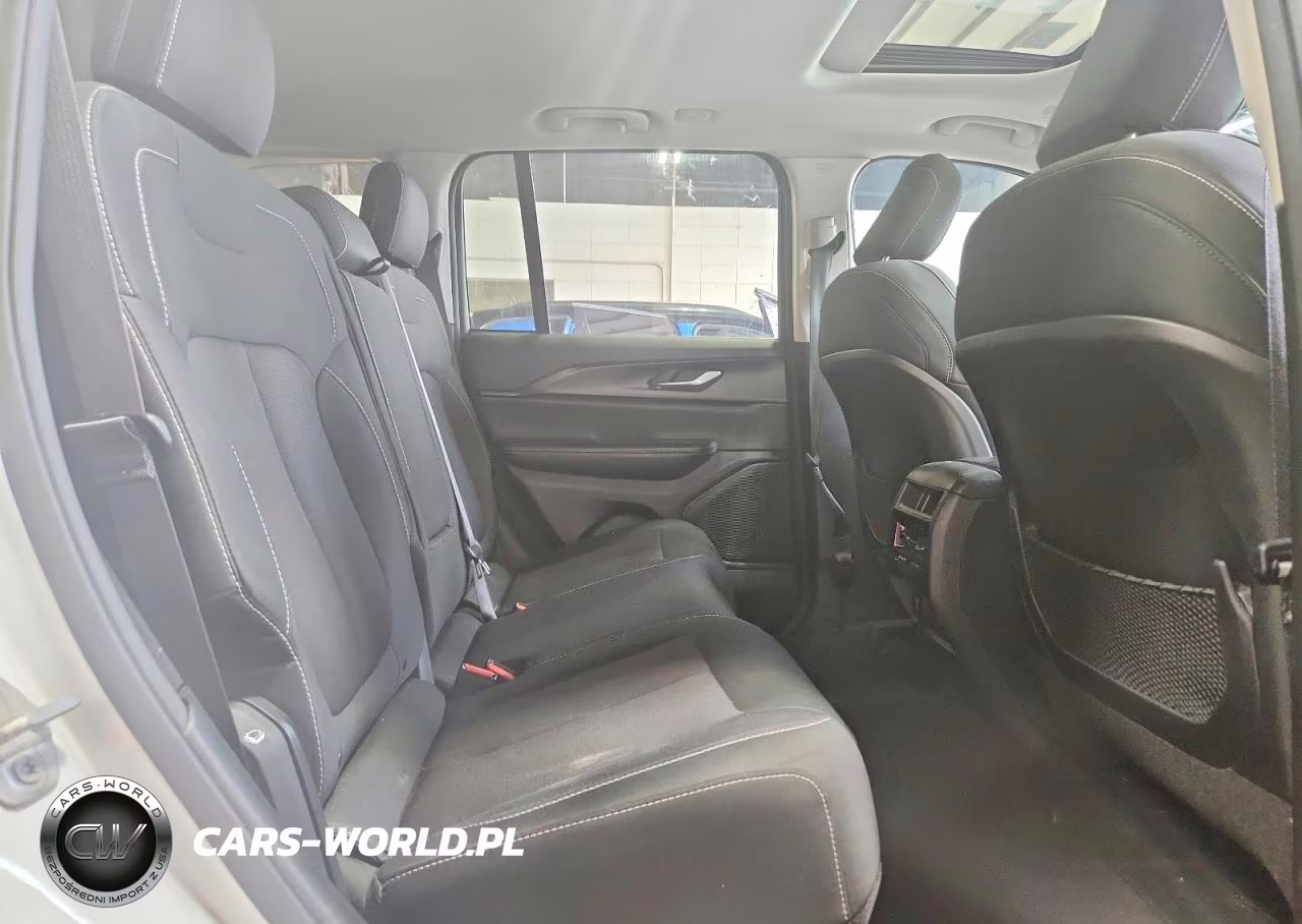 2023 Jeep Grand Cherokee Laredo VIN:1C4RJHAGXP8910023 - 11