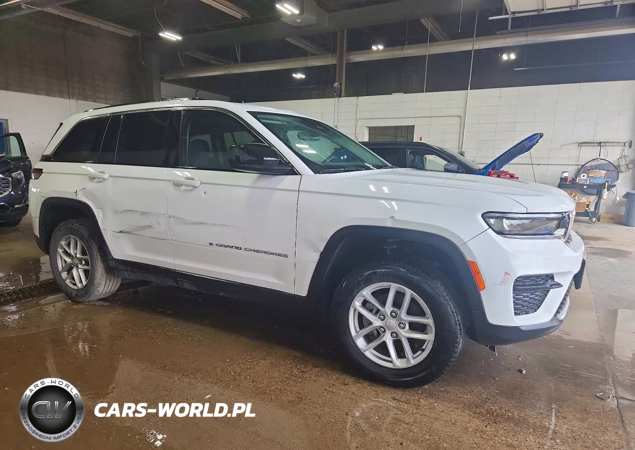 2023 Jeep Grand Cherokee Laredo VIN:1C4RJHAGXP8910023 - 4