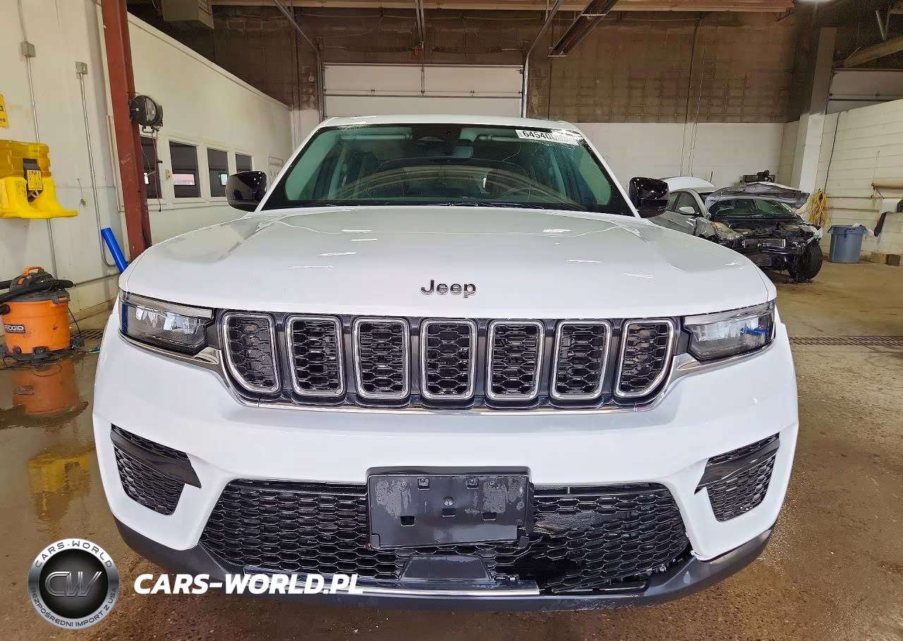 2023 Jeep Grand Cherokee Laredo VIN:1C4RJHAGXP8910023 - 5