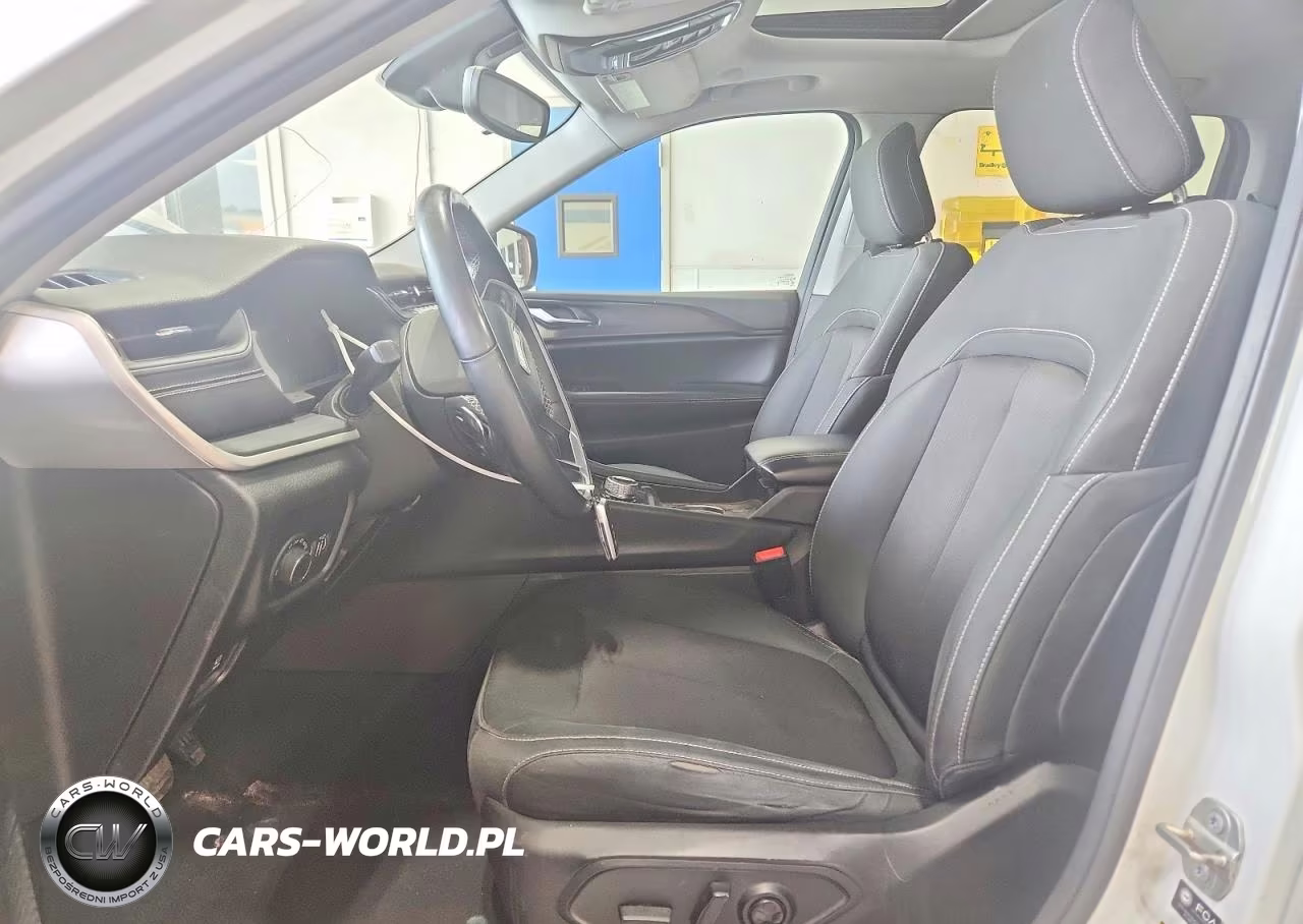 2023 Jeep Grand Cherokee Laredo VIN:1C4RJHAGXP8910023 - 7