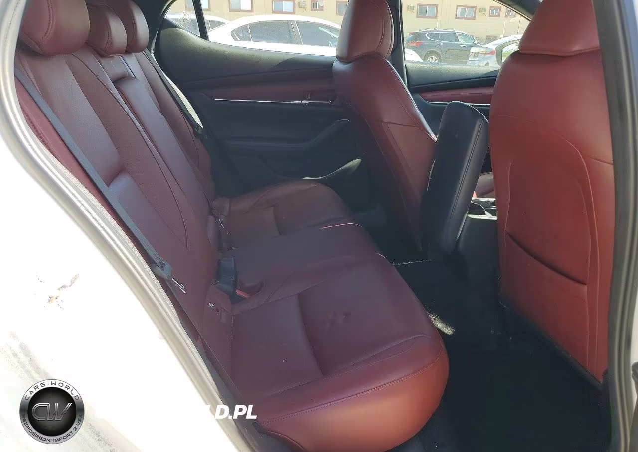 2019 Mazda 3 Premium VIN:JM1BPBNM3K1124207 - 10