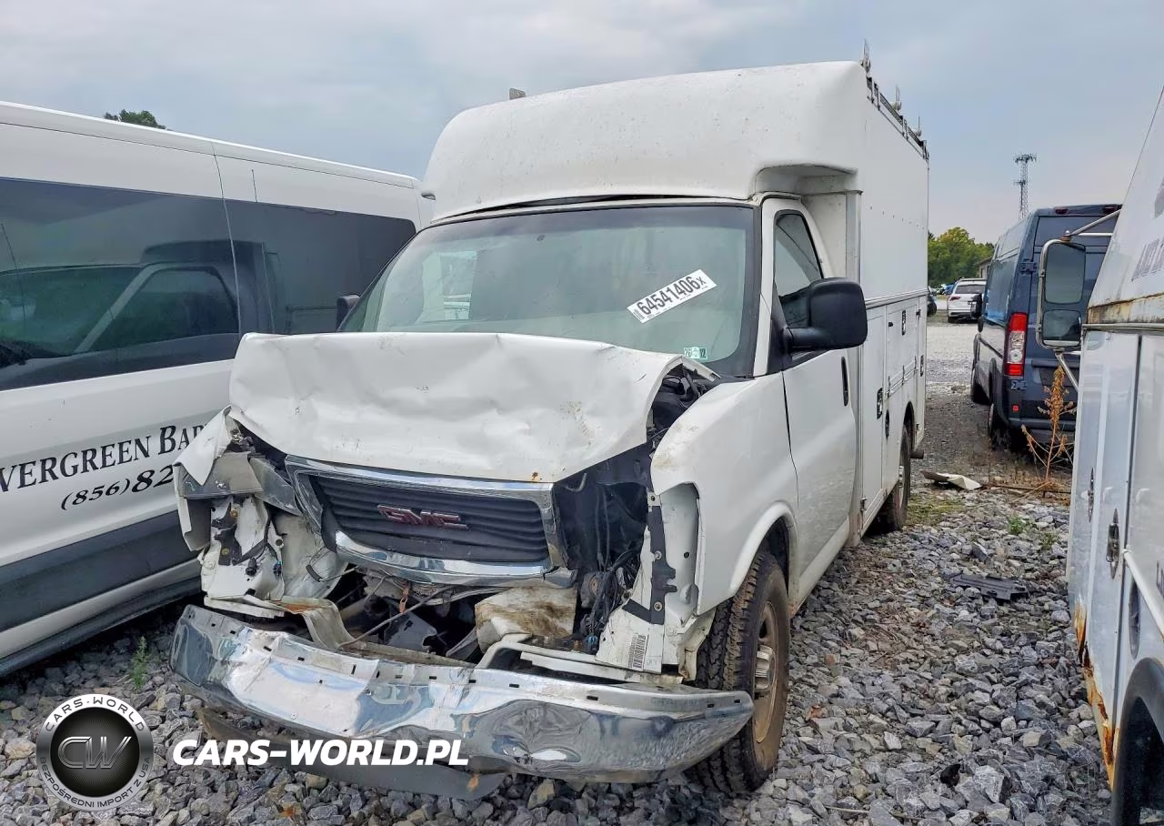 2015 GMC Savana Cutaway G3500
