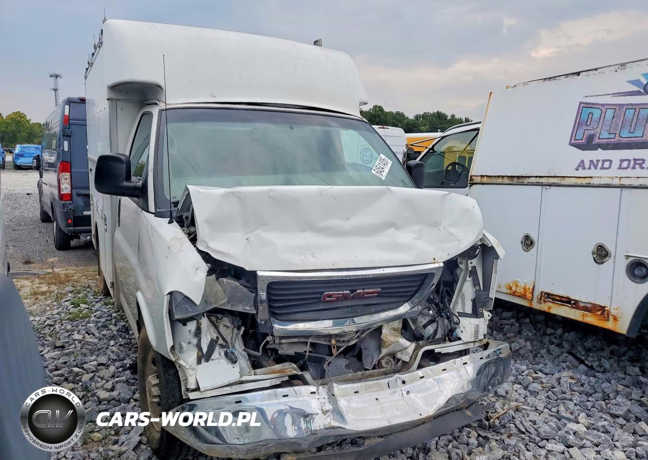2015 GMC Savana Cutaway G3500 VIN:1GD072CG8F1105996 - 4