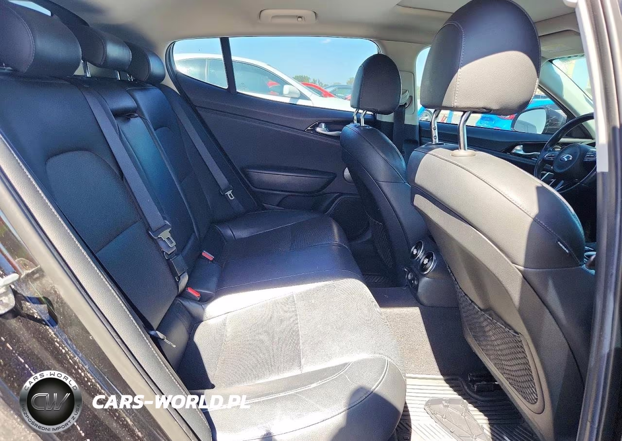 2018 Kia Stinger Premium VIN:KNAE25LA0J6014185 - 10
