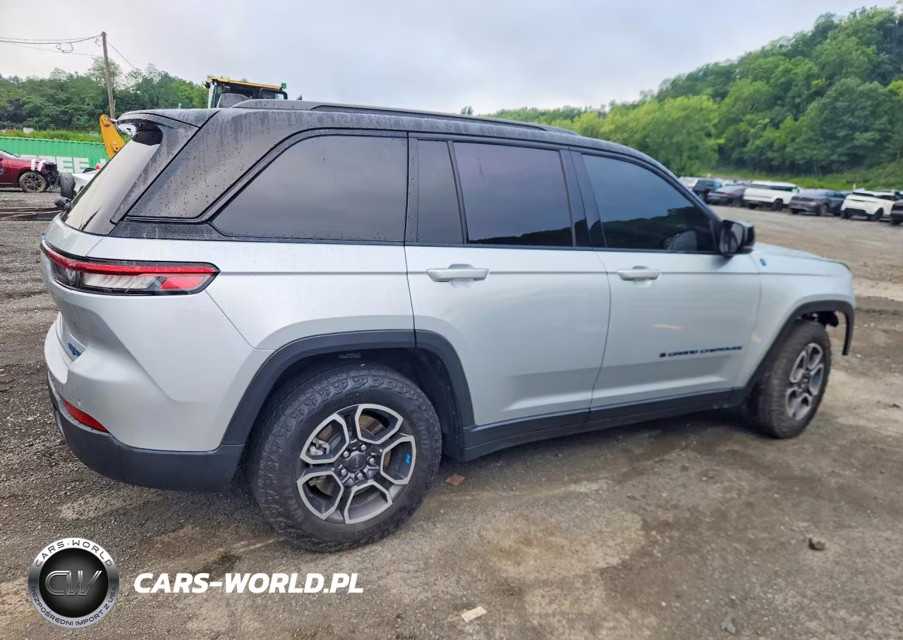 2022 Jeep Grand Cherokee Trailhawk 4Xe VIN:1C4RJYC65N8747850 - 3