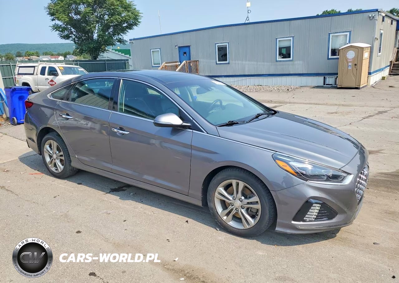2018 Hyundai Sonata Limited VIN:5NPE34AF0JH709510 - 4