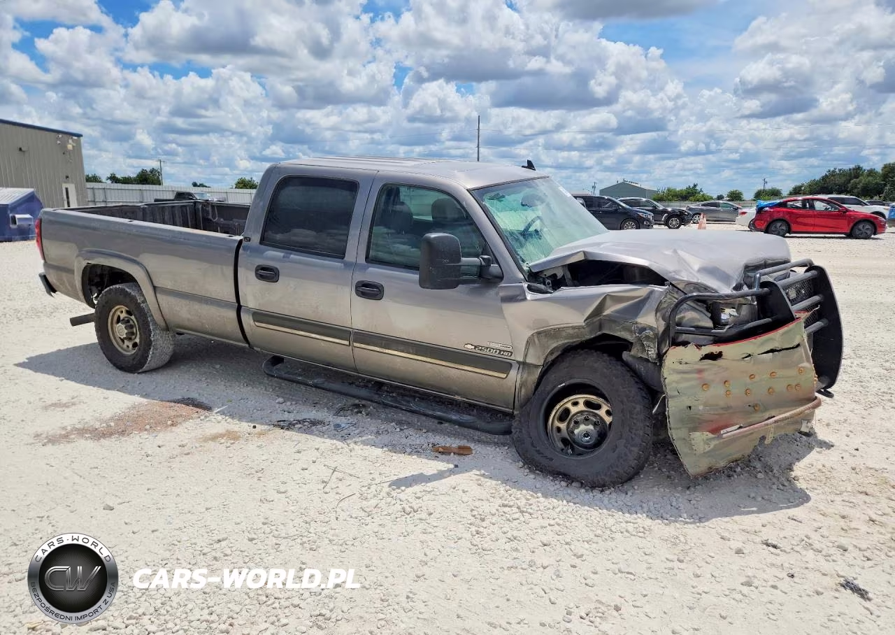 2007 Chevrolet Silverado C2500 Heavy Duty VIN:1GCHC23D67F158628 - 4