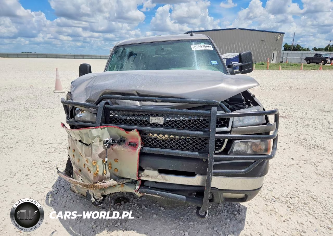 2007 Chevrolet Silverado C2500 Heavy Duty VIN:1GCHC23D67F158628 - 5