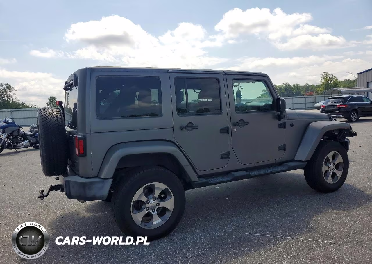 2016 Jeep Wrangler Unlimited Sahara VIN:1C4BJWEG8GL171733 - 3