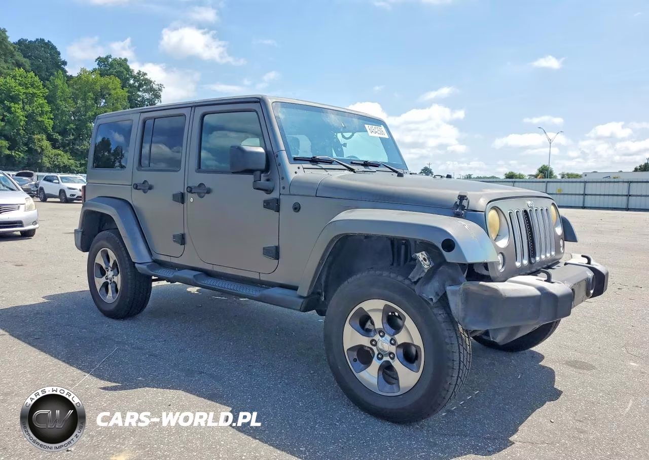 2016 Jeep Wrangler Unlimited Sahara VIN:1C4BJWEG8GL171733 - 4