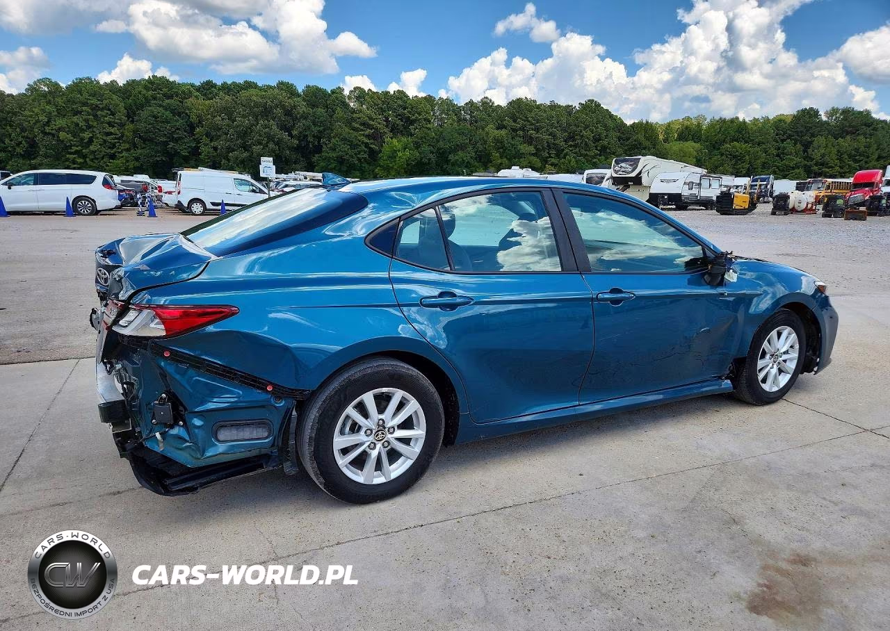 2026 Toyota Camry Le VIN:4T1DAACK1TU674541 - 3