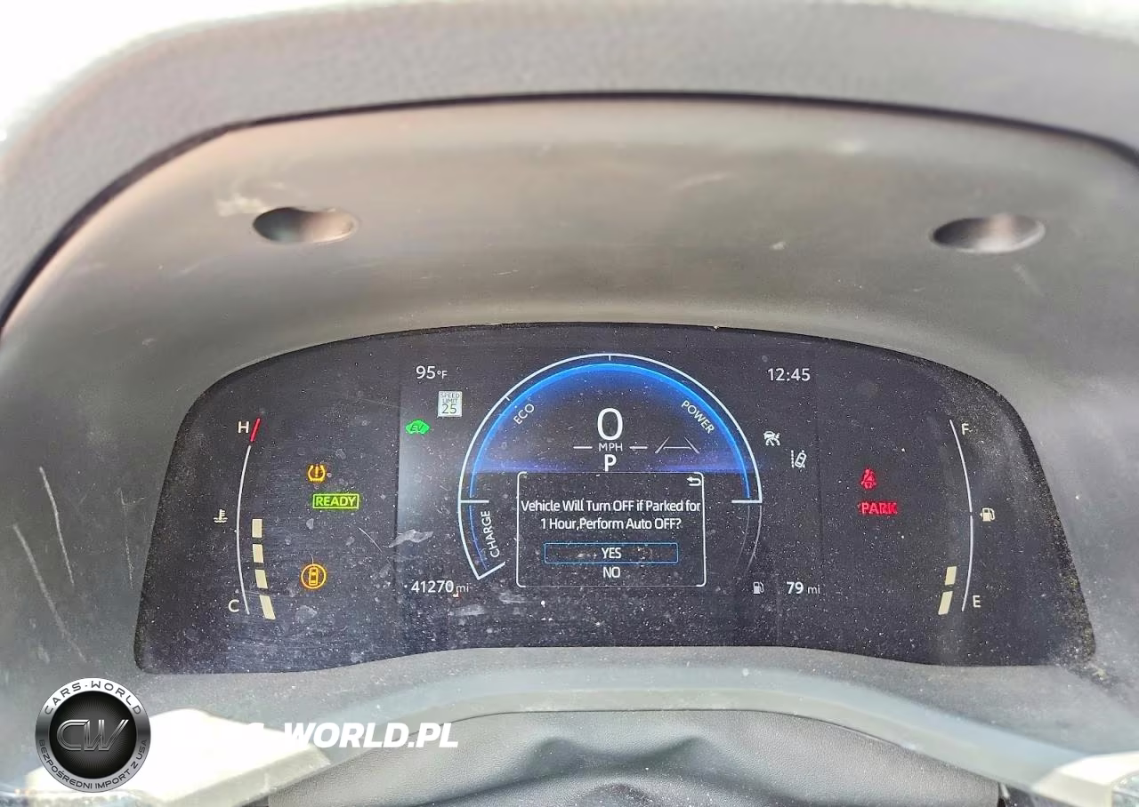 2026 Toyota Camry Le VIN:4T1DAACK1TU674541 - 9