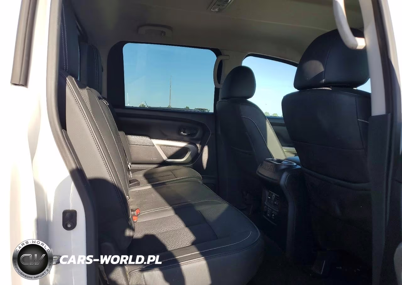 2019 Nissan Titan Xd Pro-4X VIN:1N6BA1F48KN520617 - 10