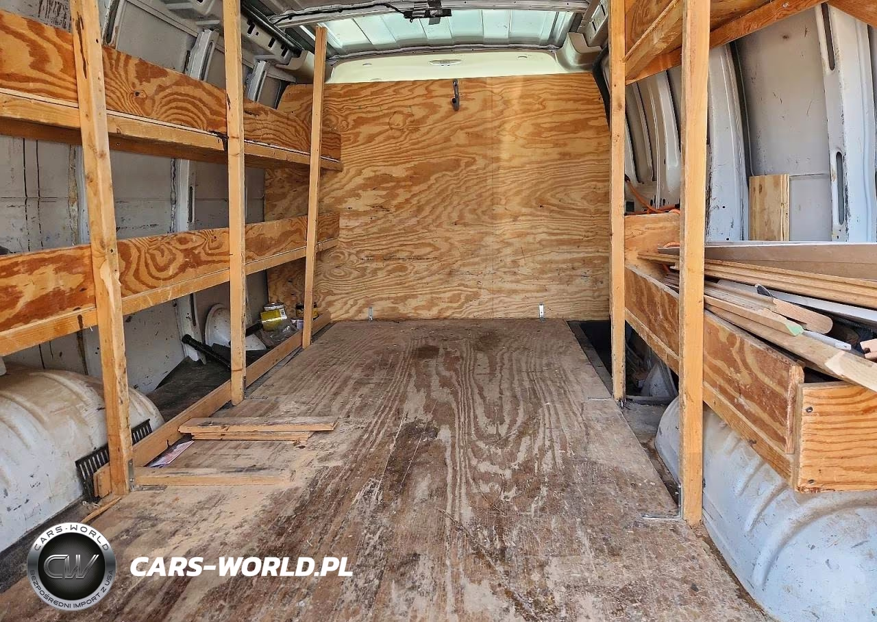 2018 Chevrolet Express G2500 VIN:1GCWGAFP1J1249564 - 10