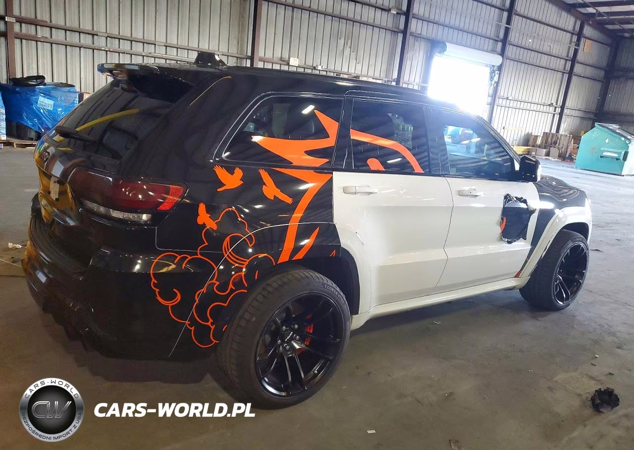 2018 Jeep Grand Cherokee Trackhawk VIN:1C4RJFN9XJC293694 - 3