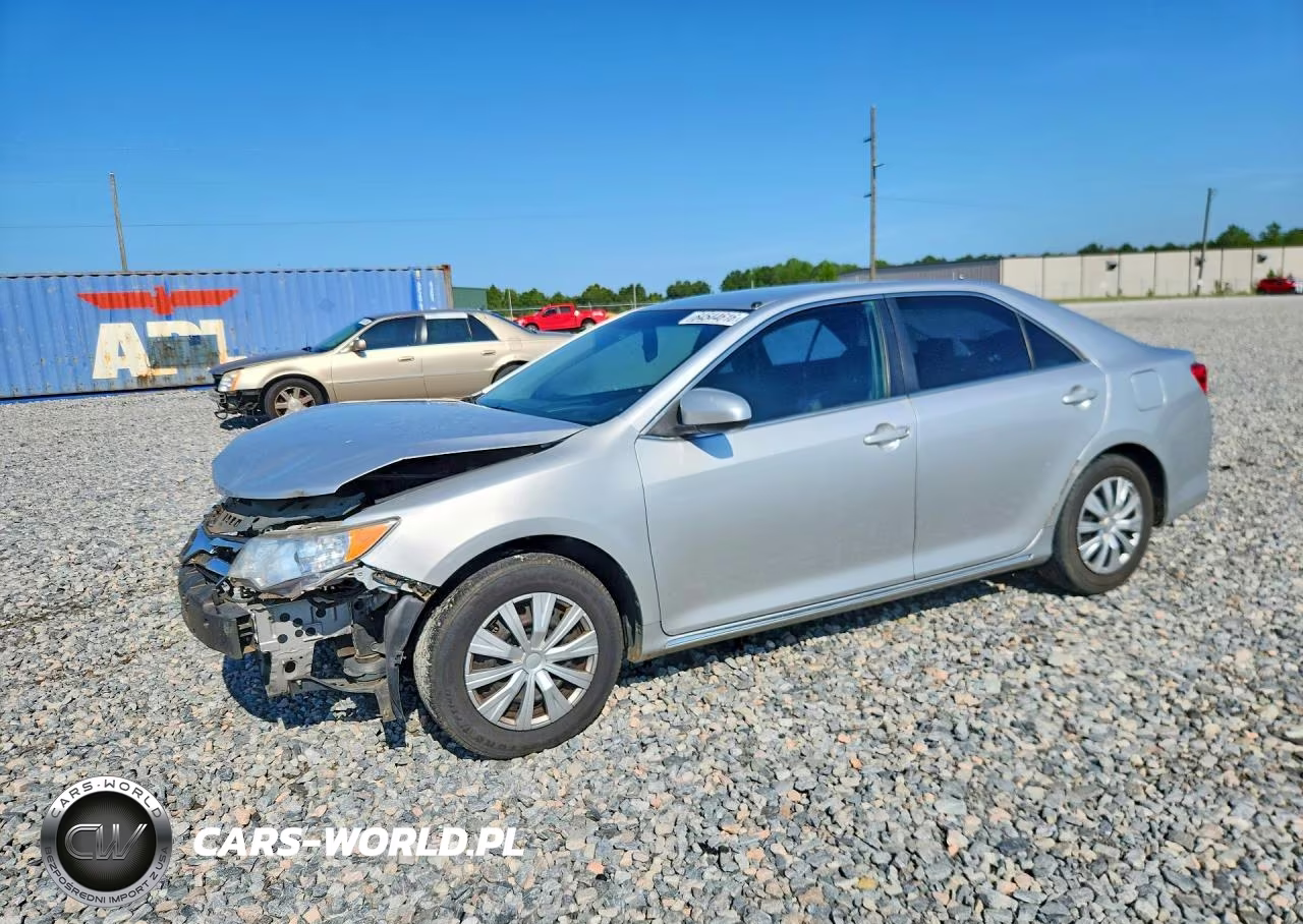 2012 Toyota Camry Le – zdjęcie 1 z 13