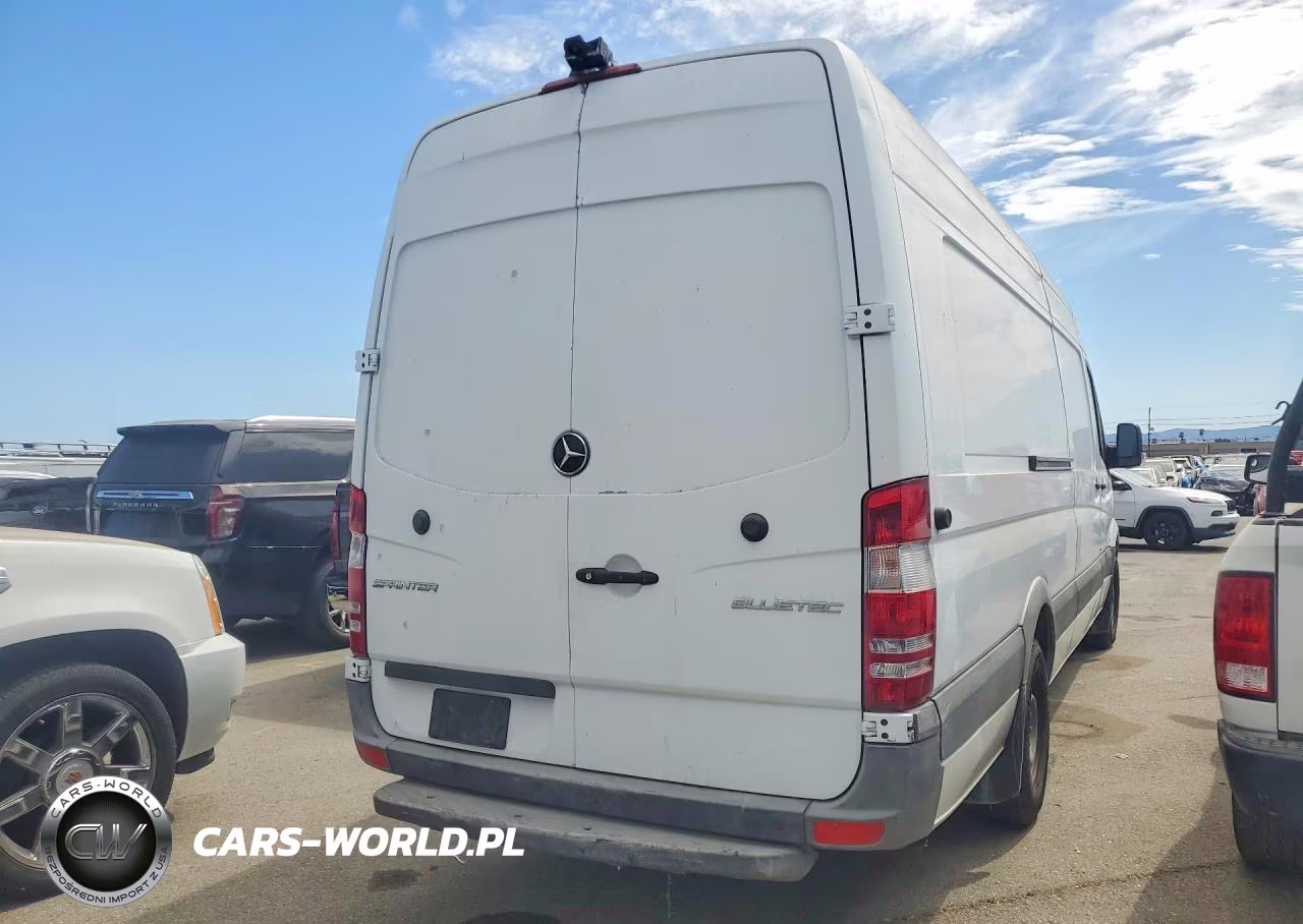 2016 Mercedes-Benz Sprinter 2500 VIN:WD3PE8DD3GP315656 - 3