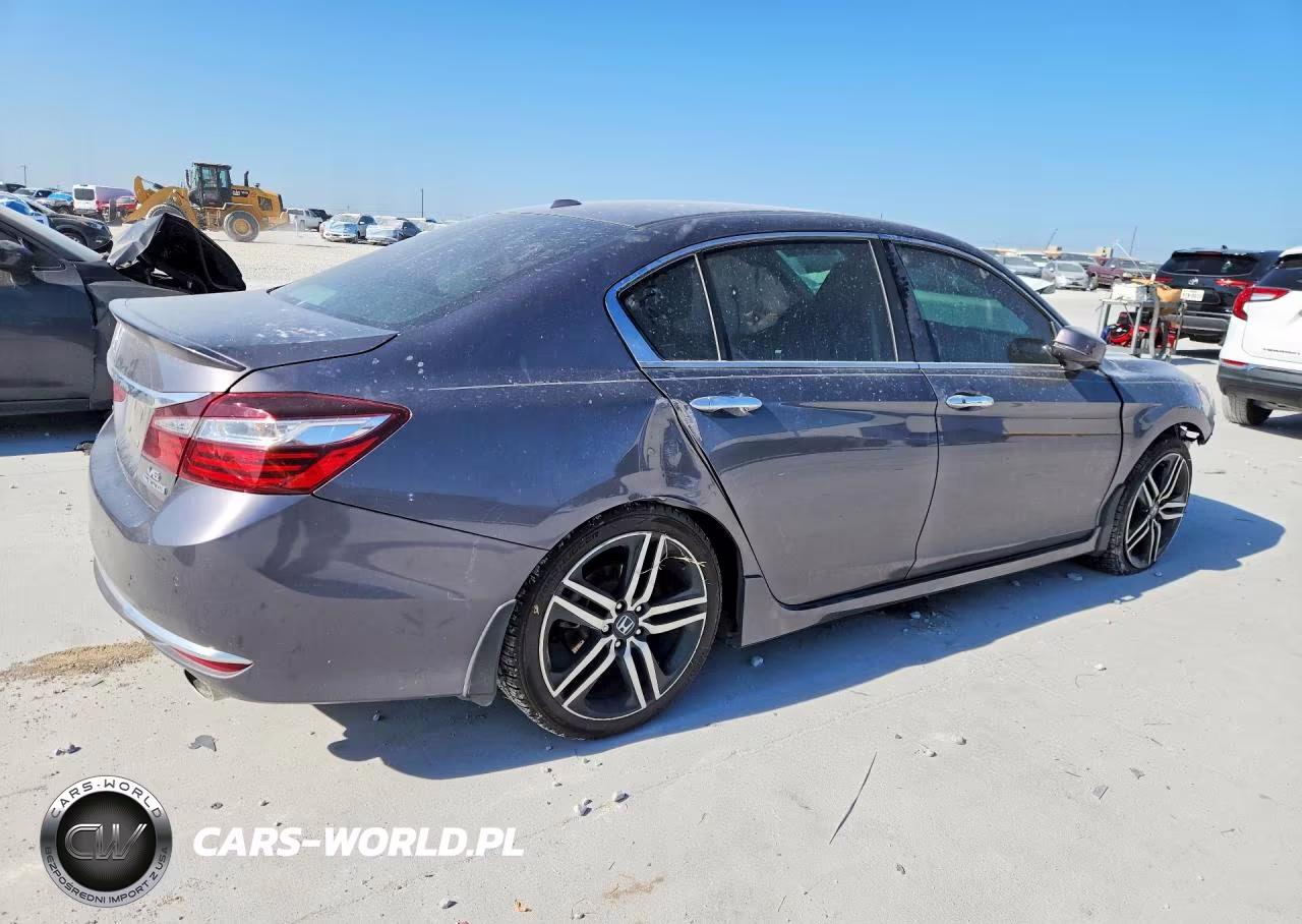 2016 Honda Accord Touring VIN:1HGCR3F98GA028080 - 3