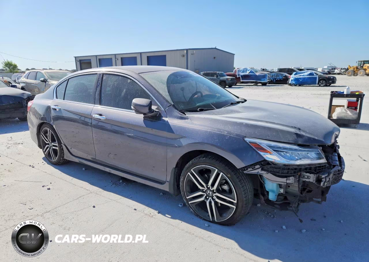 2016 Honda Accord Touring VIN:1HGCR3F98GA028080 - 4